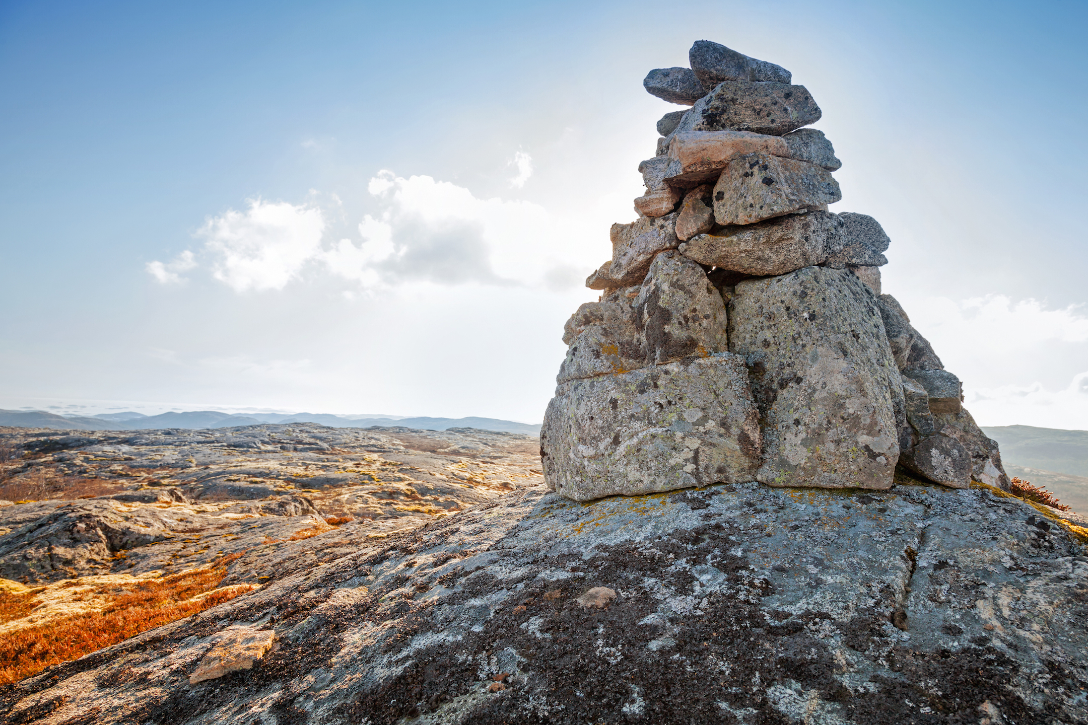 Каменный трон на вершине горы